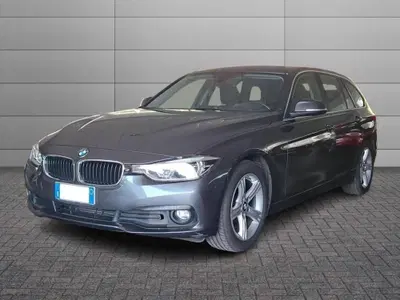 BMW Serie 3 Touring 318d  Luxury del 2016 usata a Torino