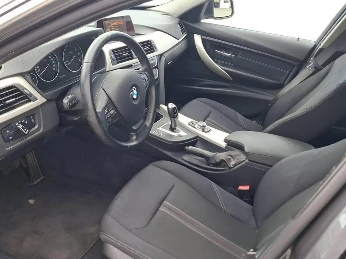 BMW Serie 3 Touring usata a Torino (9)