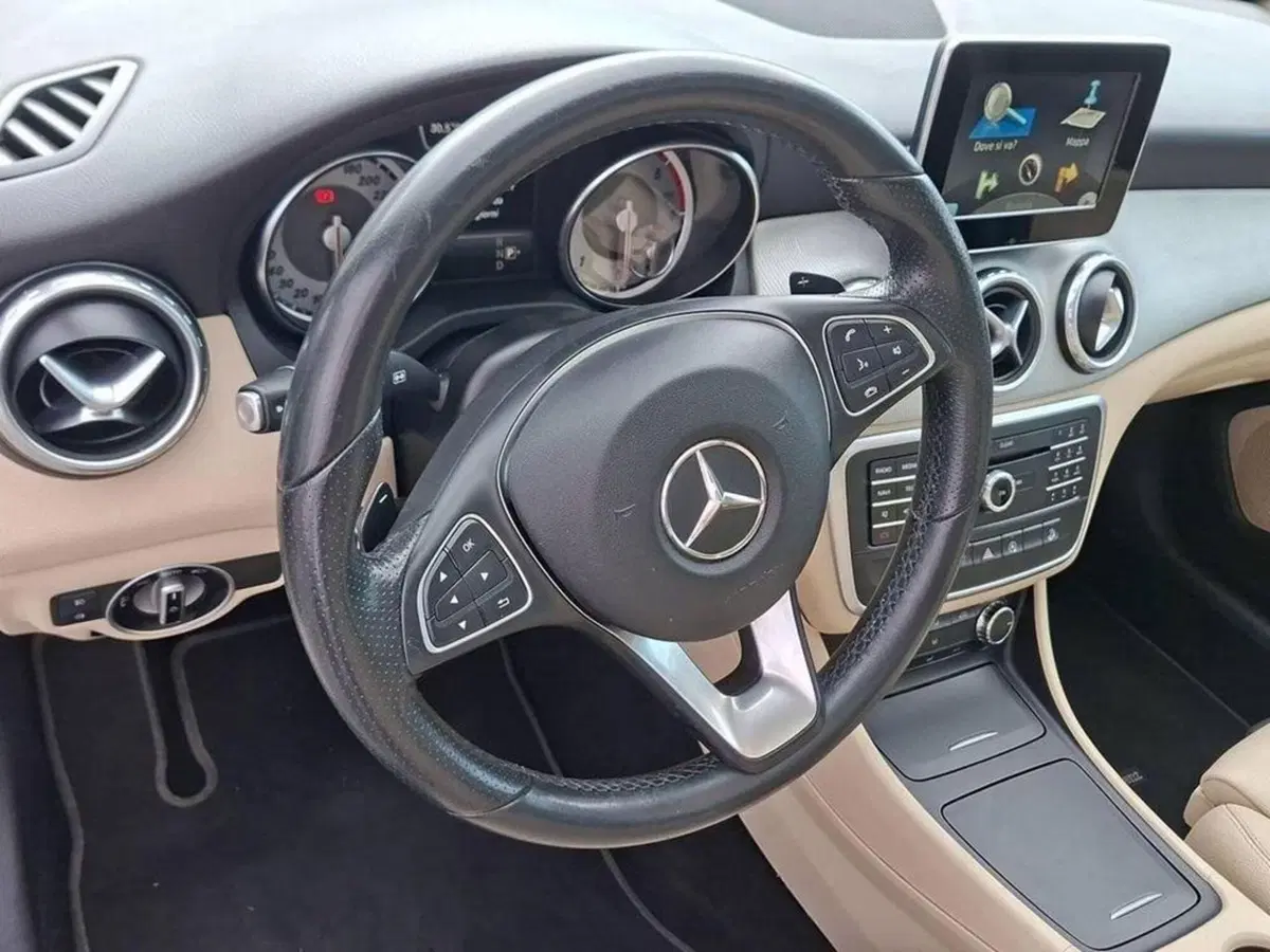 Mercedes-Benz GLA SUV usata a Torino (9)