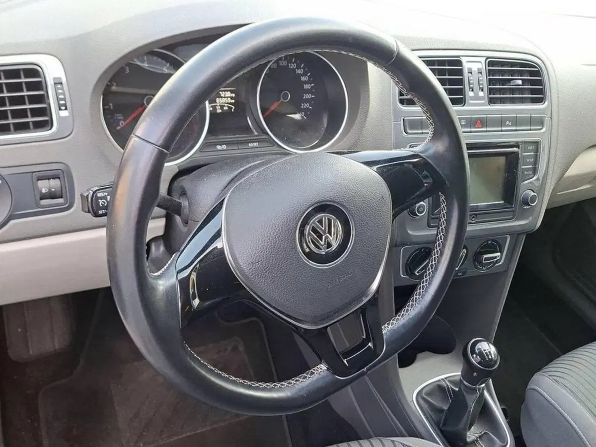Volkswagen Polo usata a Torino (10)