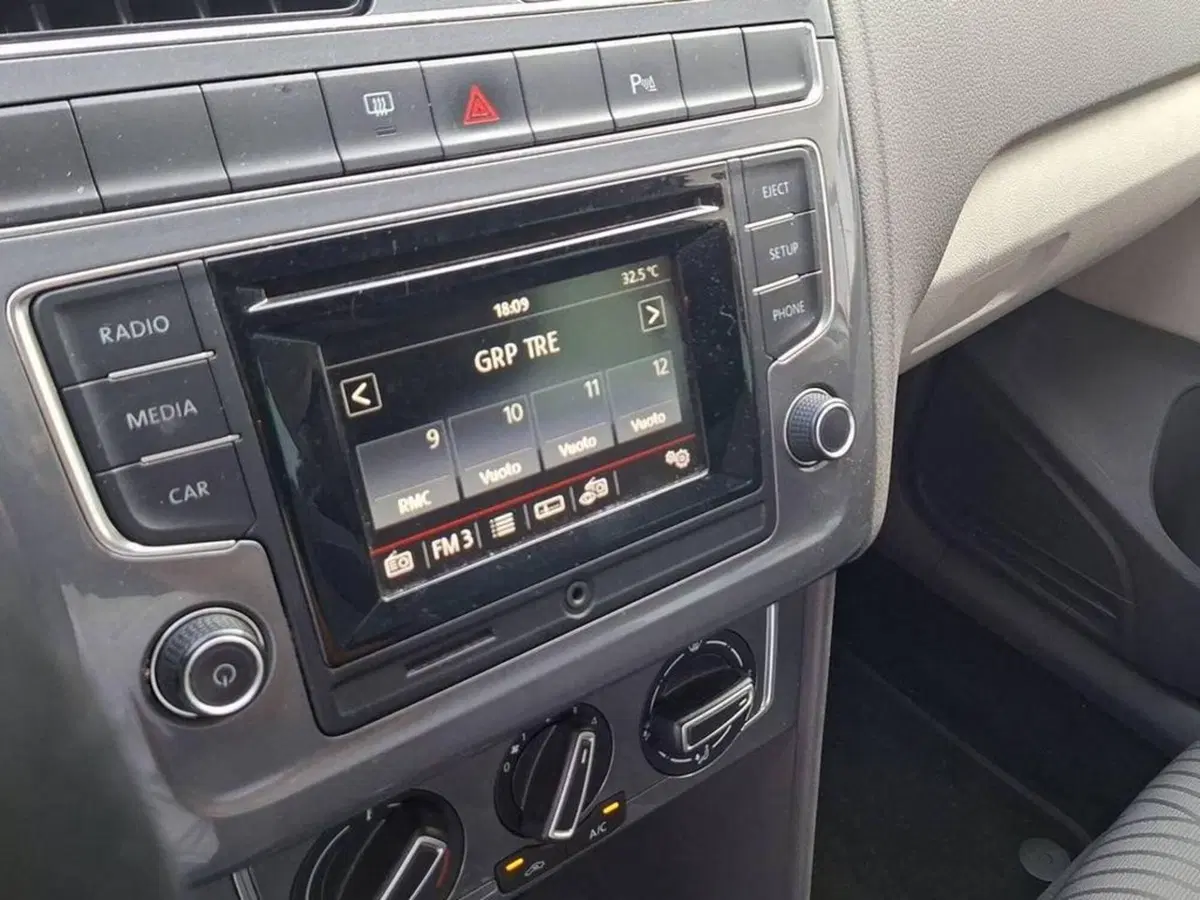Volkswagen Polo usata a Torino (7)