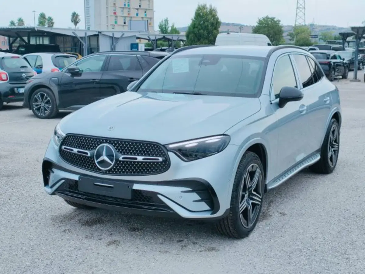 Mercedes-Benz GLC SUV nuova a Teramo