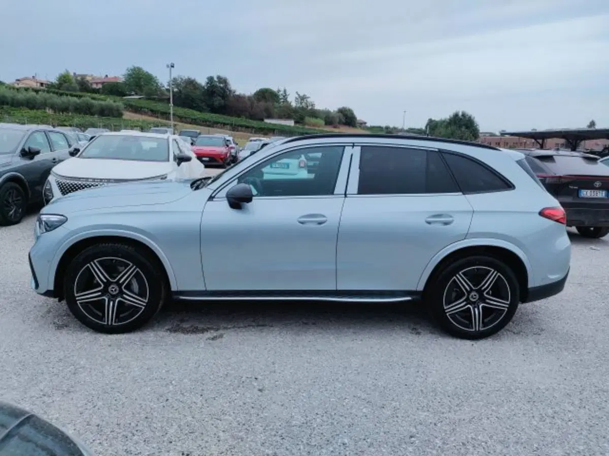 Mercedes-Benz GLC SUV nuova a Teramo (3)