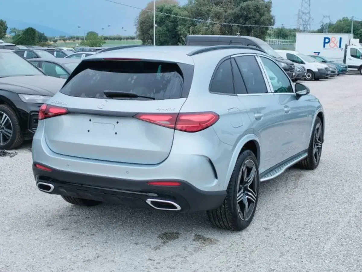 Mercedes-Benz GLC SUV nuova a Teramo (5)