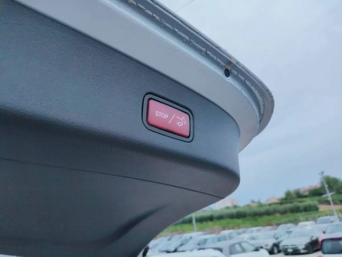 Mercedes-Benz GLC SUV nuova a Teramo (9)