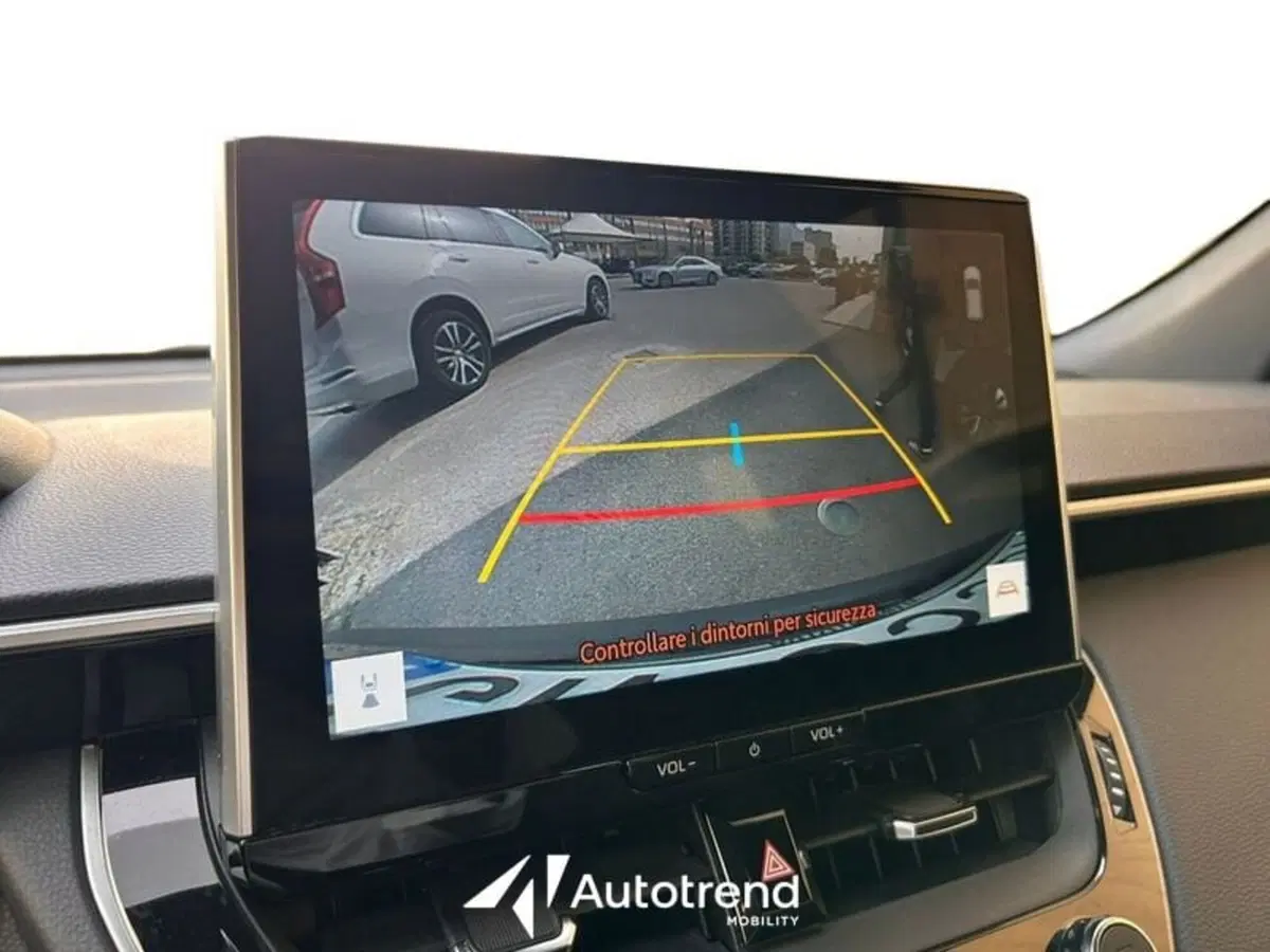 Toyota Corolla Cross Hybrid usata a Lecce (14)