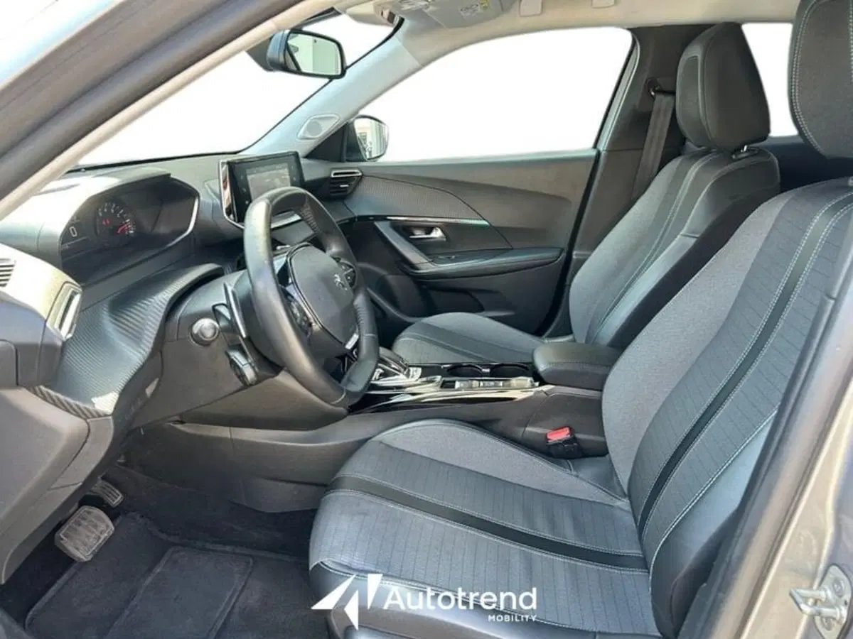 Peugeot 2008 usata a Lecce (6)