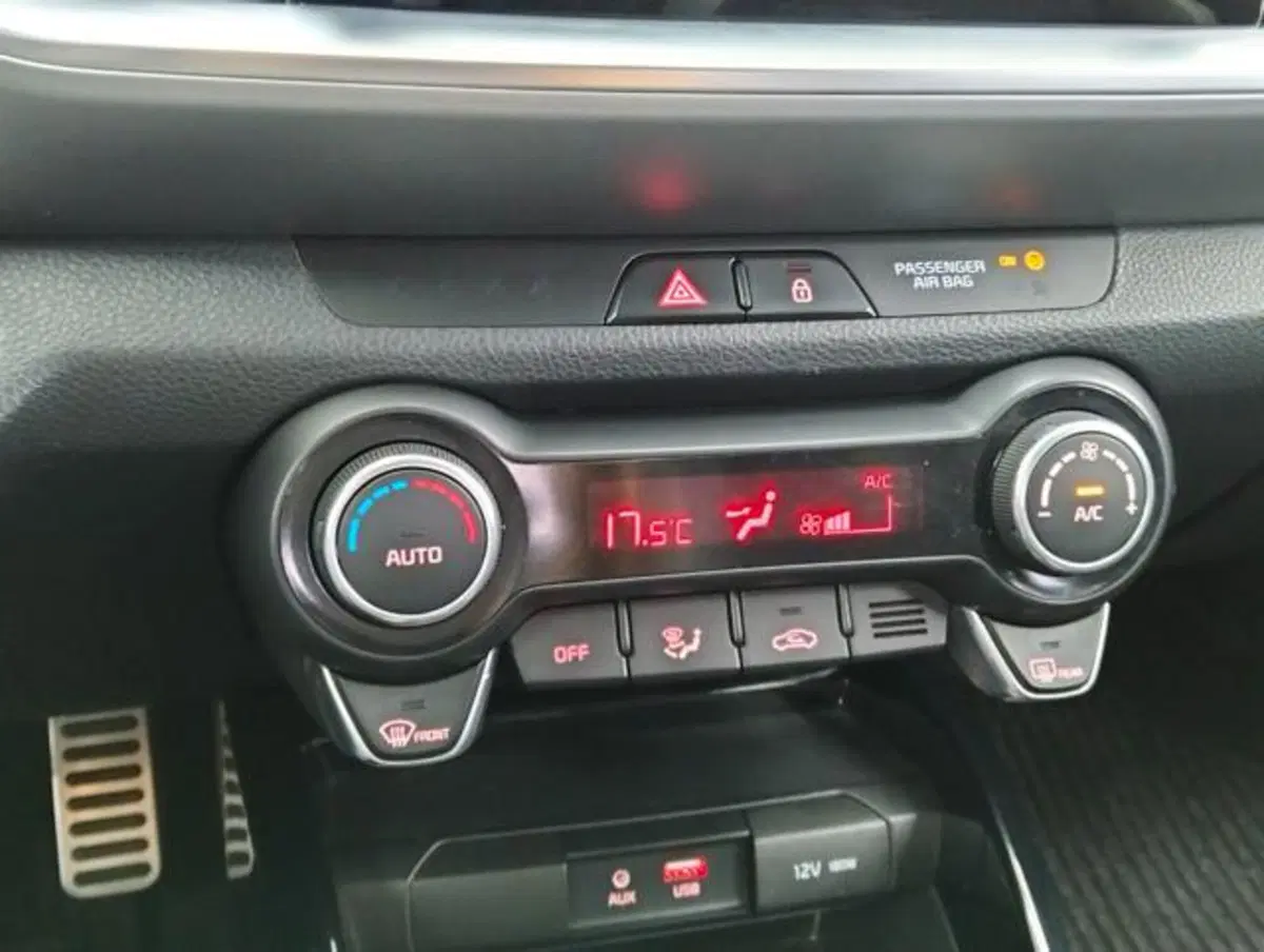Kia Stonic usata a Como (18)