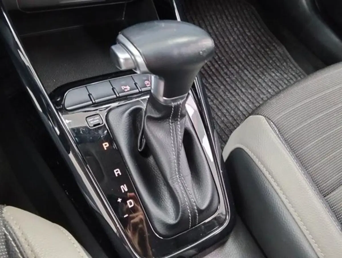 Kia Stonic usata a Como (19)