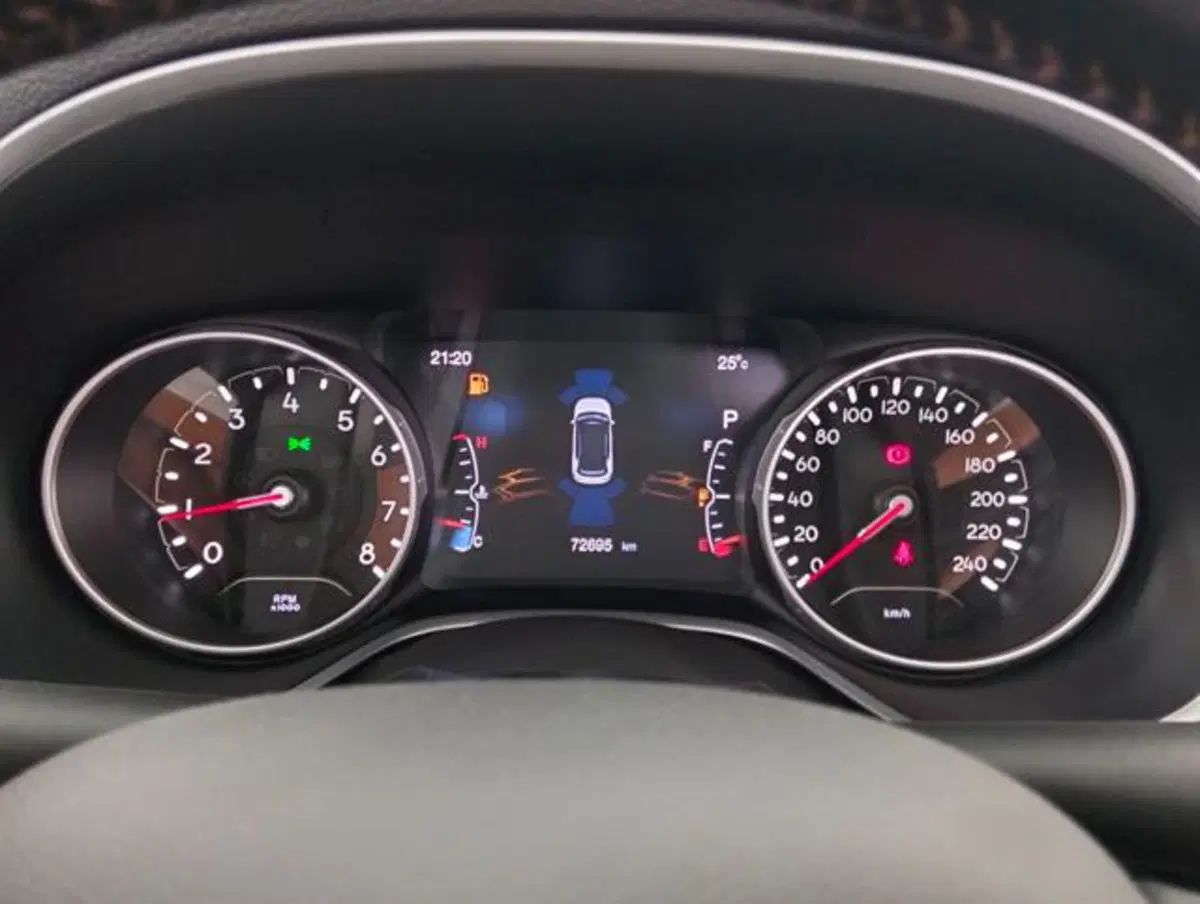 Jeep Compass usata a Como (11)