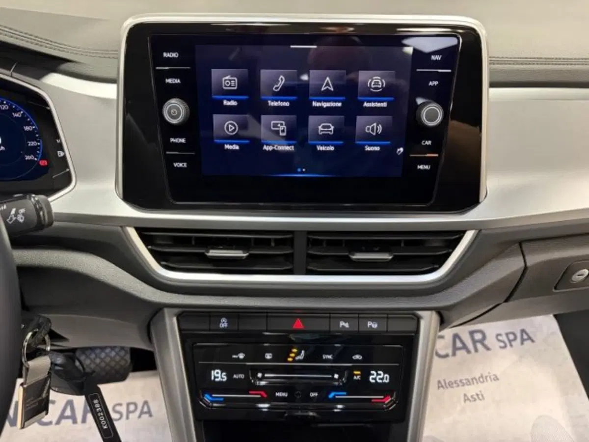Volkswagen T-Roc Cabrio usata a Cuneo (11)