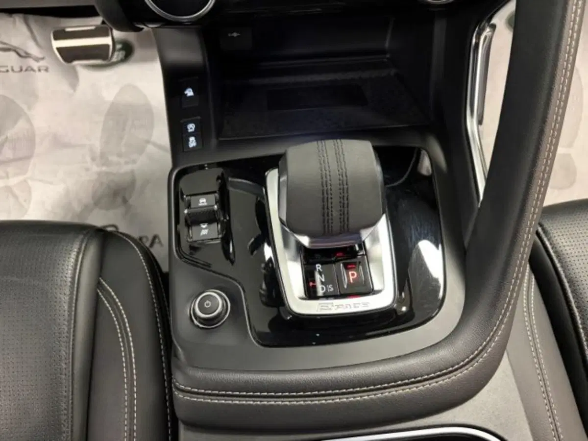 Jaguar E-Pace usata a Cuneo (12)