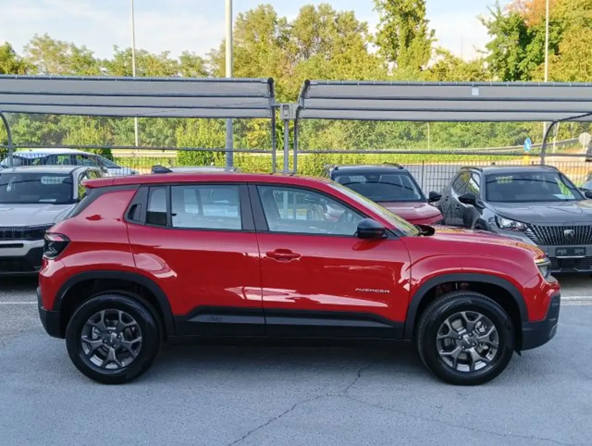 Jeep Avenger nuova a Brescia (4)