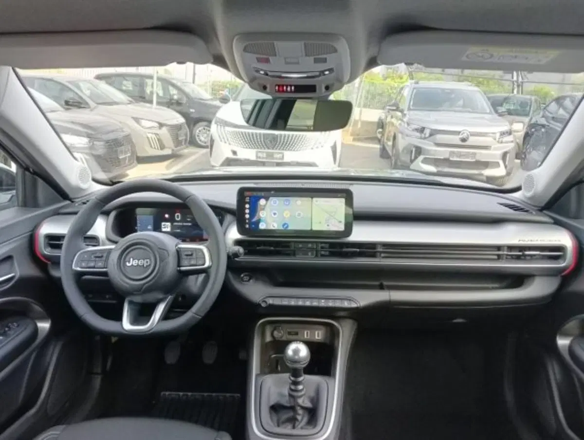 Jeep Avenger nuova a Brescia (13)