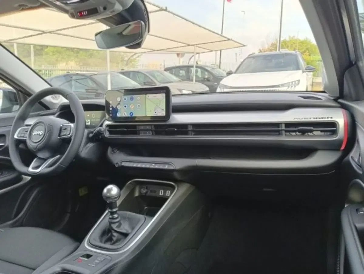 Jeep Avenger nuova a Brescia (19)