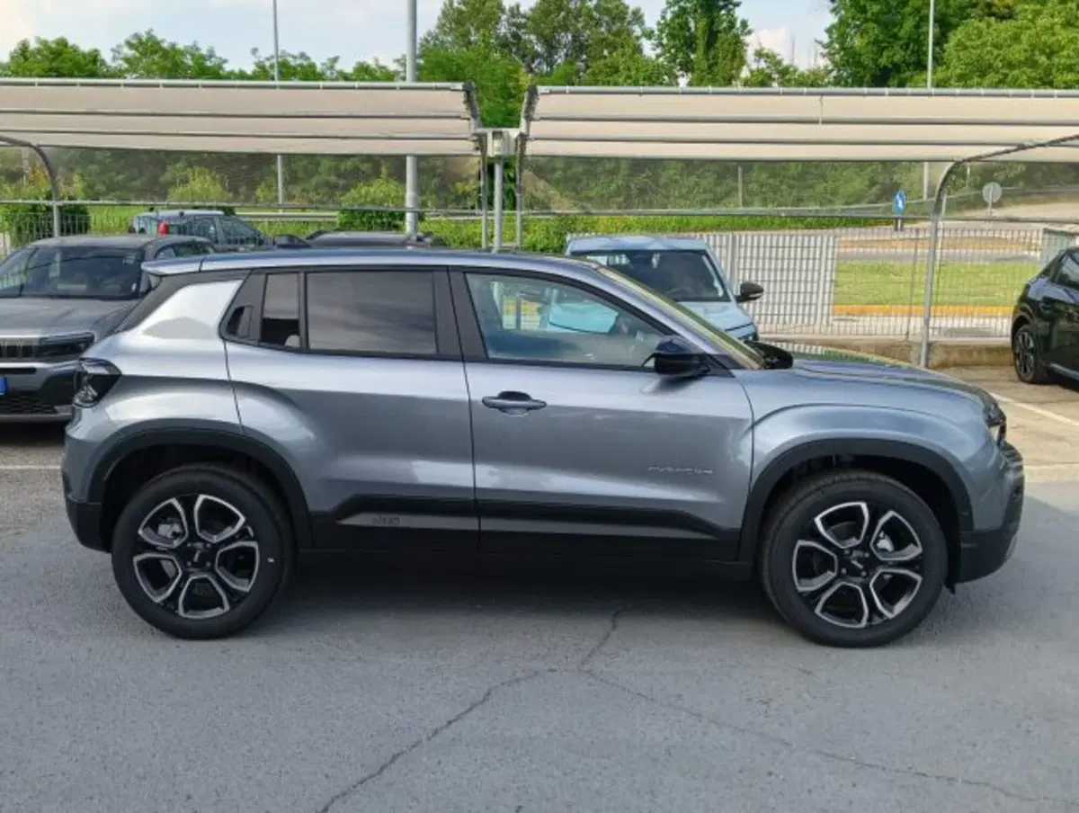 Jeep Avenger nuova a Brescia (4)