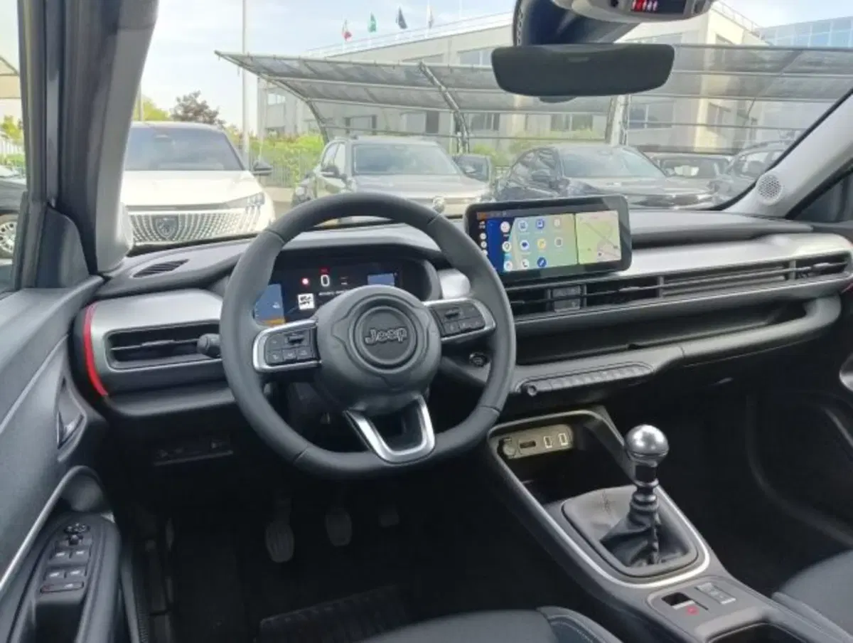 Jeep Avenger nuova a Brescia (6)