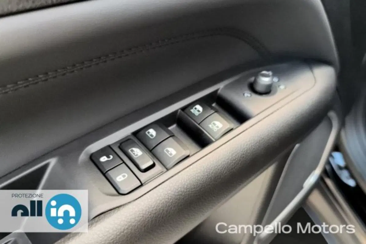 Jeep Compass nuova a Venezia (12)