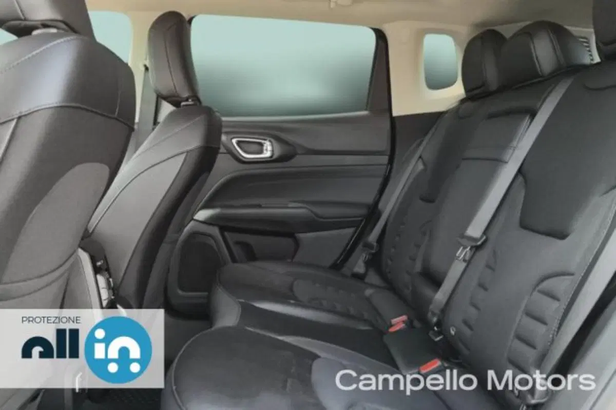 Jeep Compass nuova a Venezia (8)