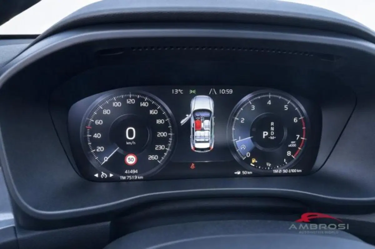 Volvo XC40 usata a Perugia (11)