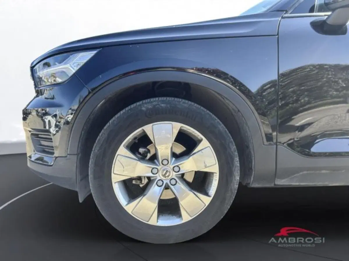 Volvo XC40 usata a Perugia (13)