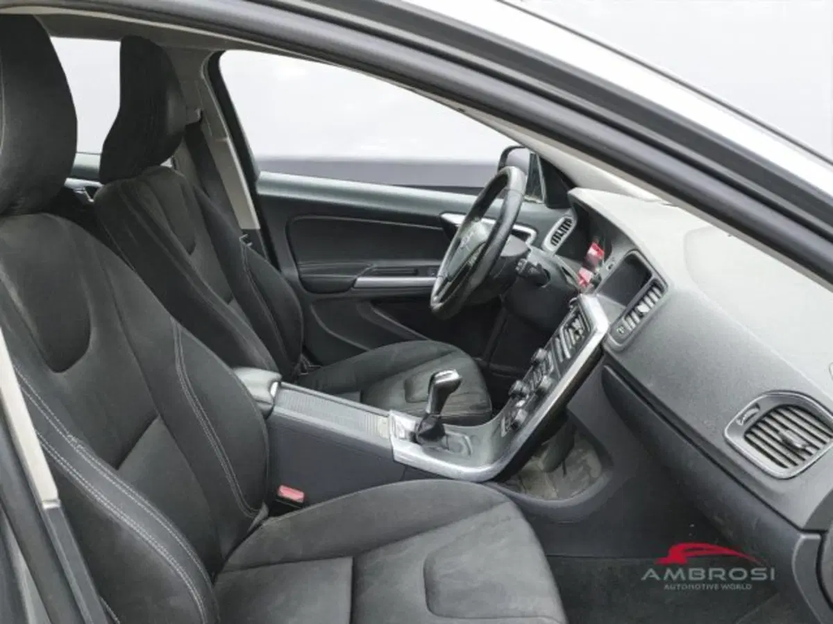Volvo V60 Cross Country usata a Perugia (10)