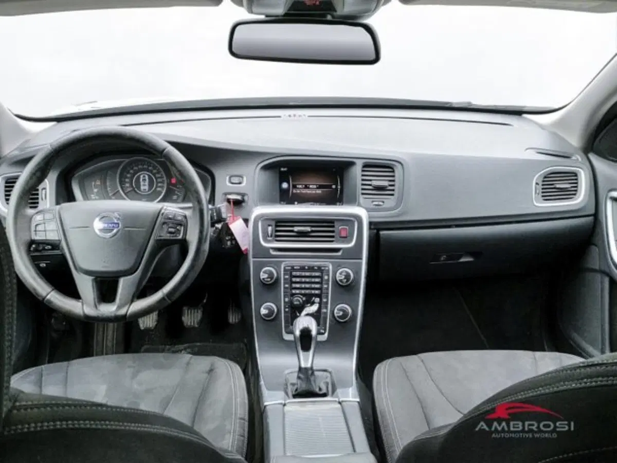 Volvo V60 Cross Country usata a Perugia (13)