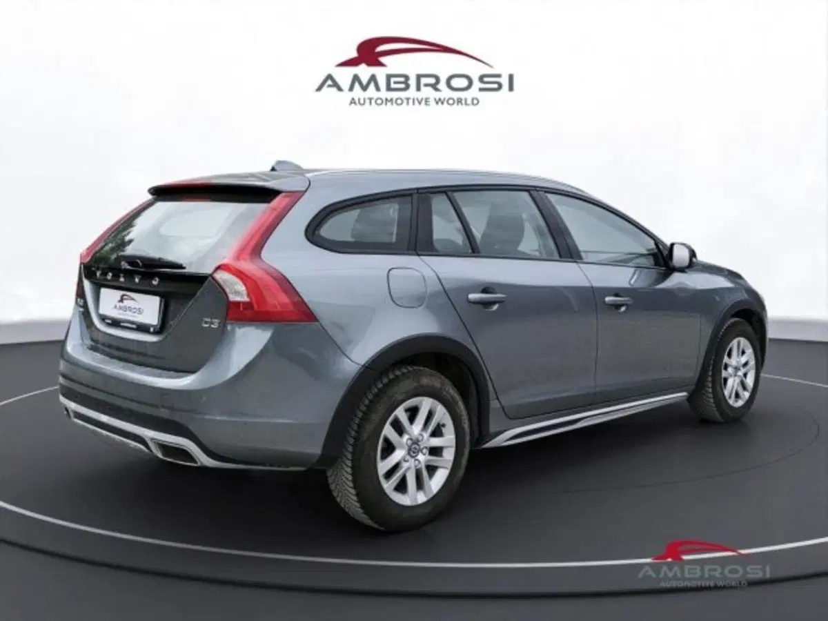 Volvo V60 Cross Country usata a Perugia (3)