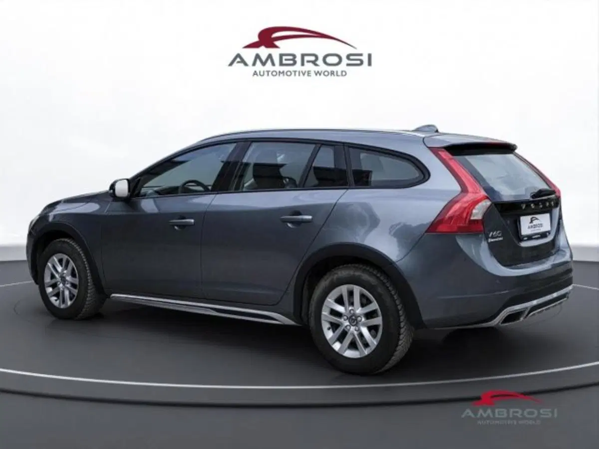 Volvo V60 Cross Country usata a Perugia (4)