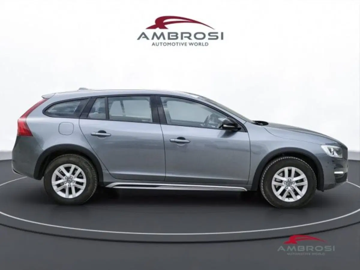 Volvo V60 Cross Country usata a Perugia (5)
