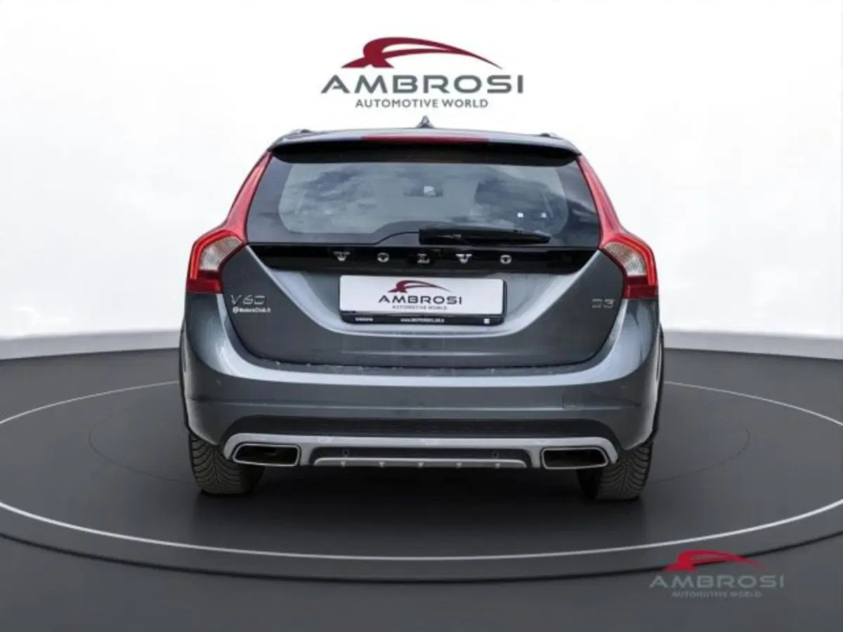 Volvo V60 Cross Country usata a Perugia (7)
