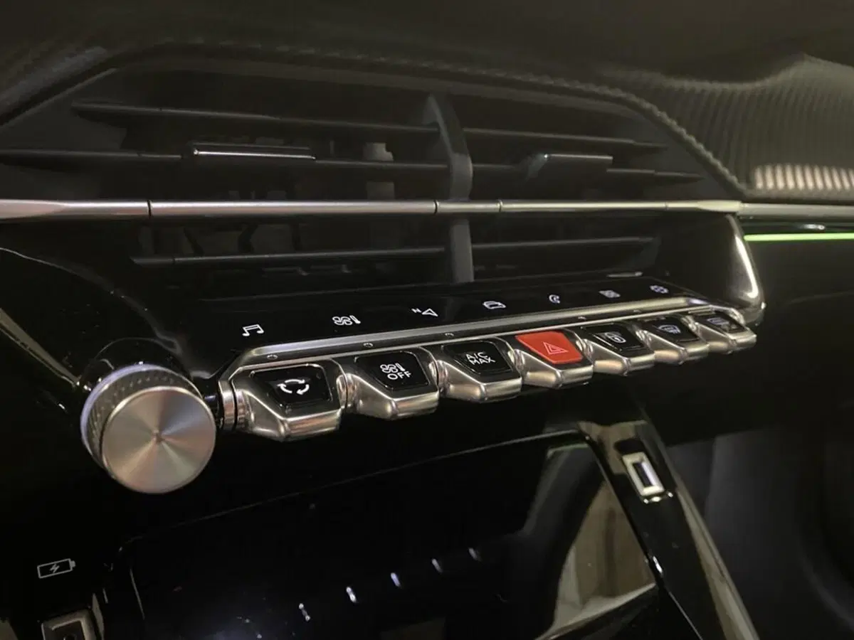 Peugeot 208 usata a Torino (11)