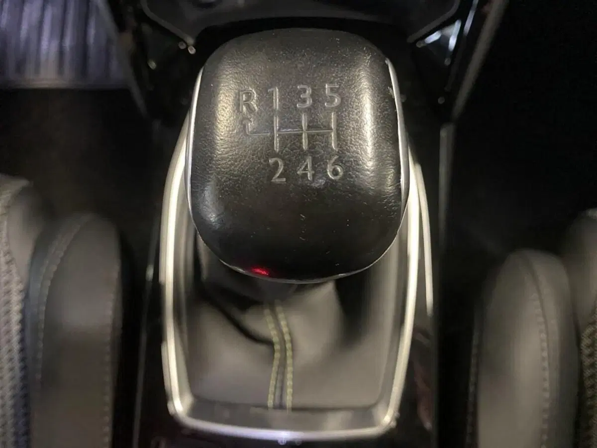 Peugeot 208 usata a Torino (12)