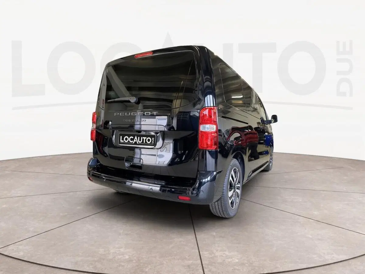Peugeot Traveller nuova a Torino (4)