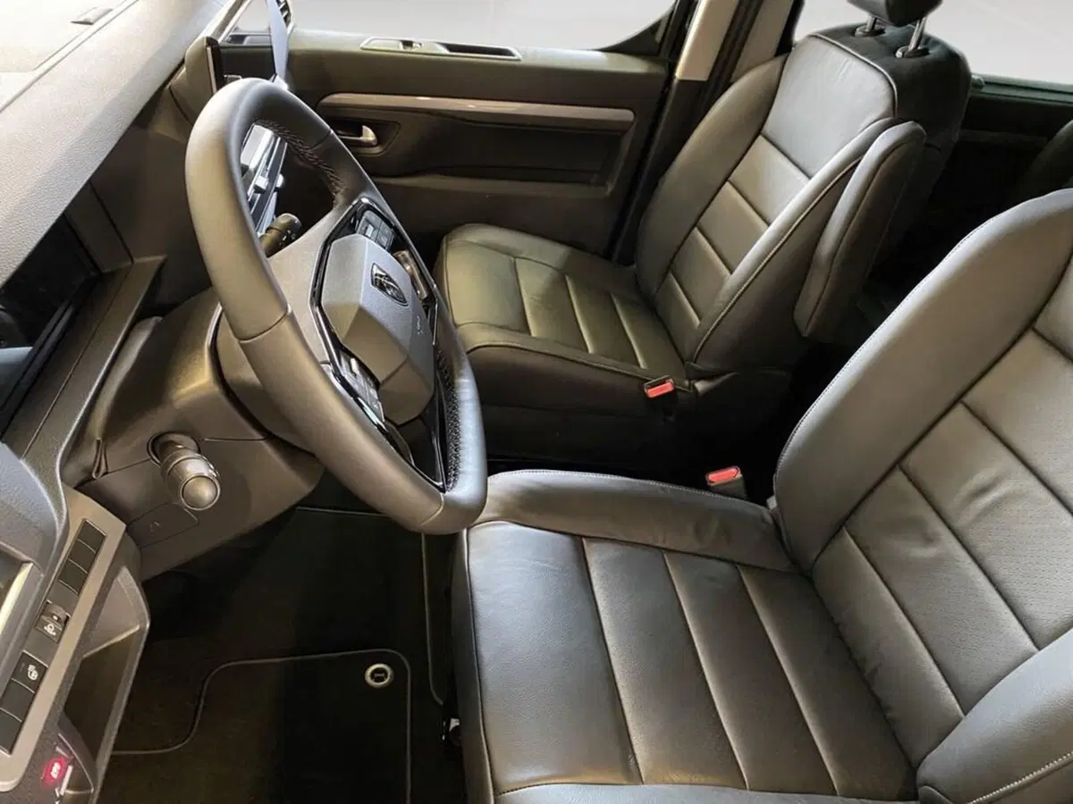 Peugeot Traveller nuova a Torino (7)