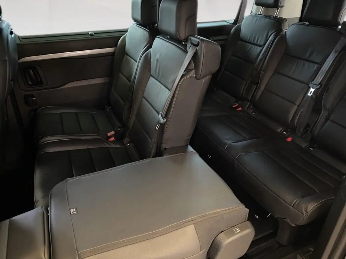 Peugeot Traveller nuova a Torino (8)