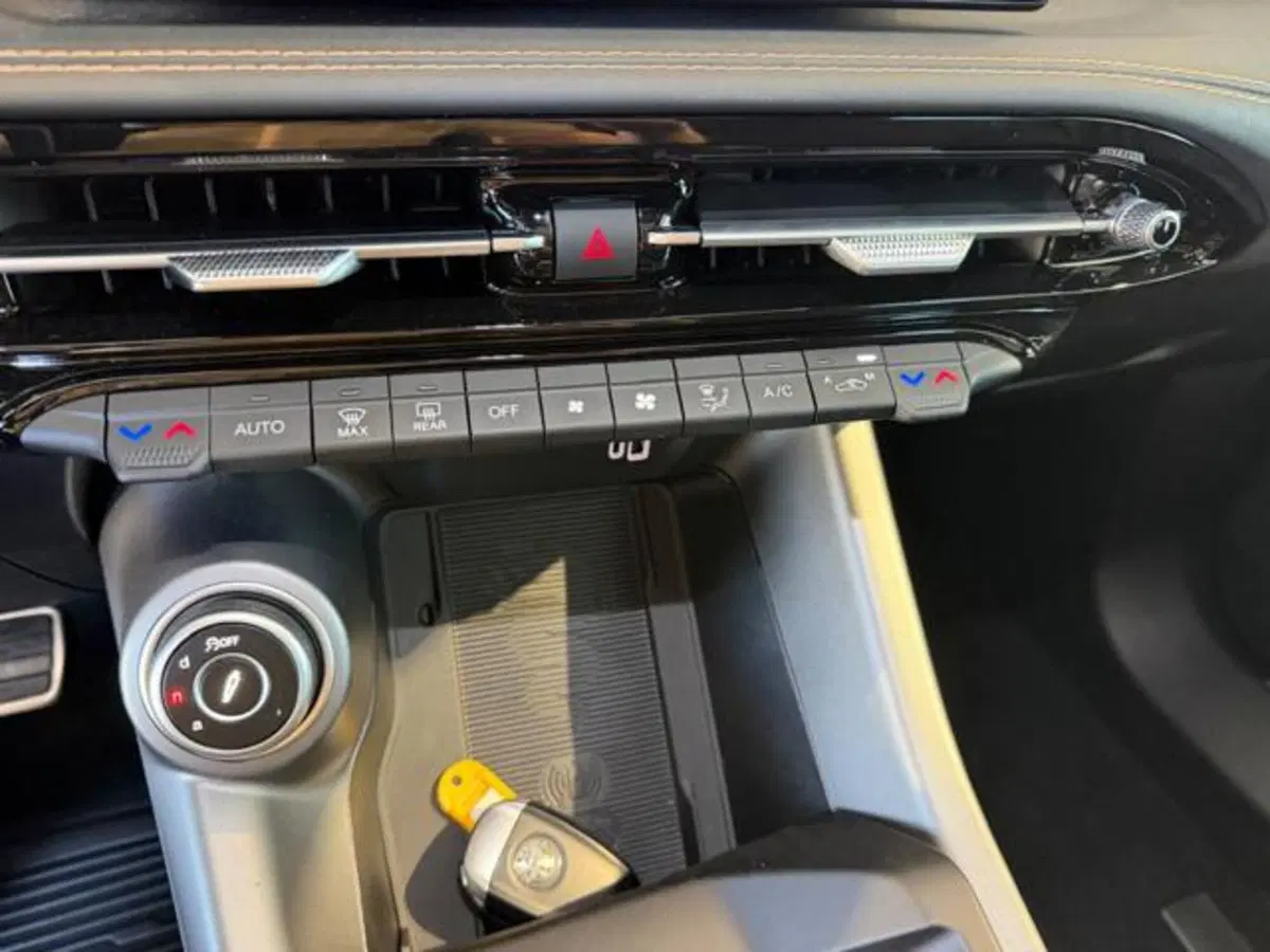 Alfa Romeo Tonale usata a Salerno (17)