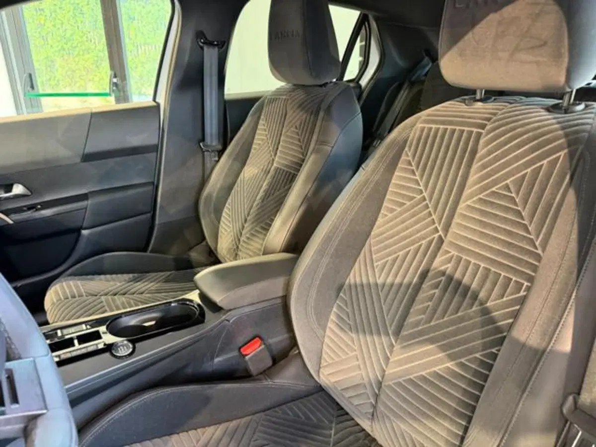 Lancia Ypsilon usata a Salerno (11)