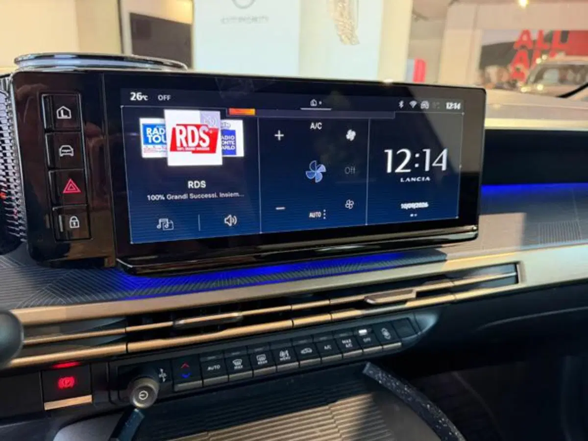 Lancia Ypsilon usata a Salerno (16)