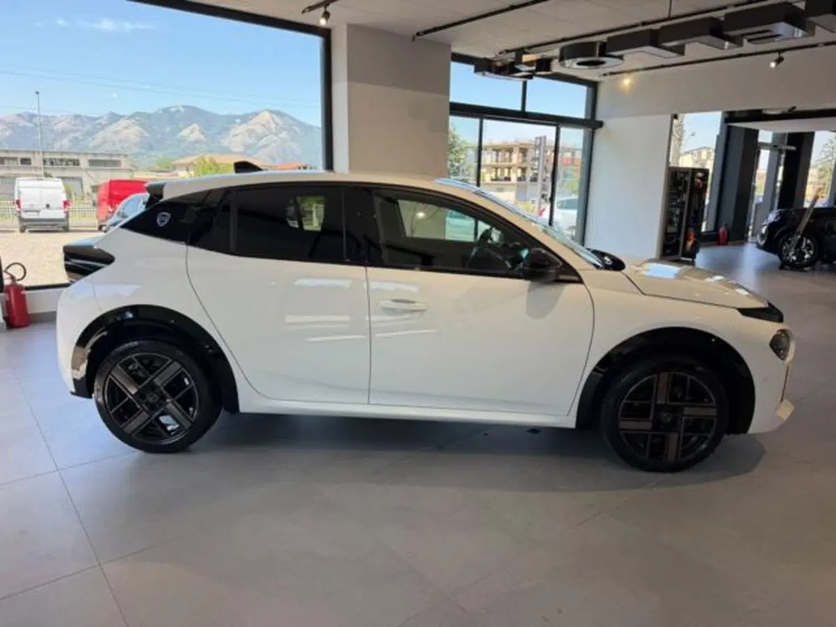 Lancia Ypsilon usata a Salerno (3)
