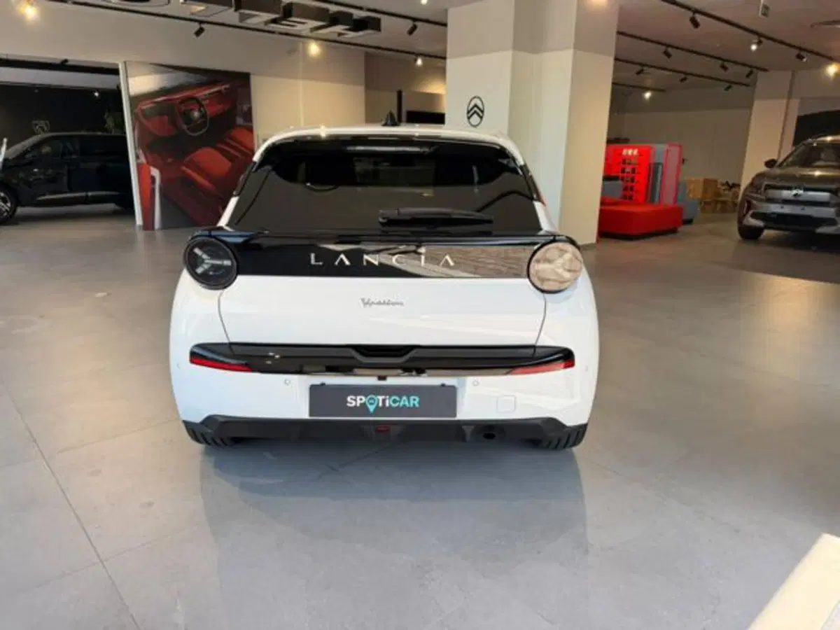 Lancia Ypsilon usata a Salerno (5)