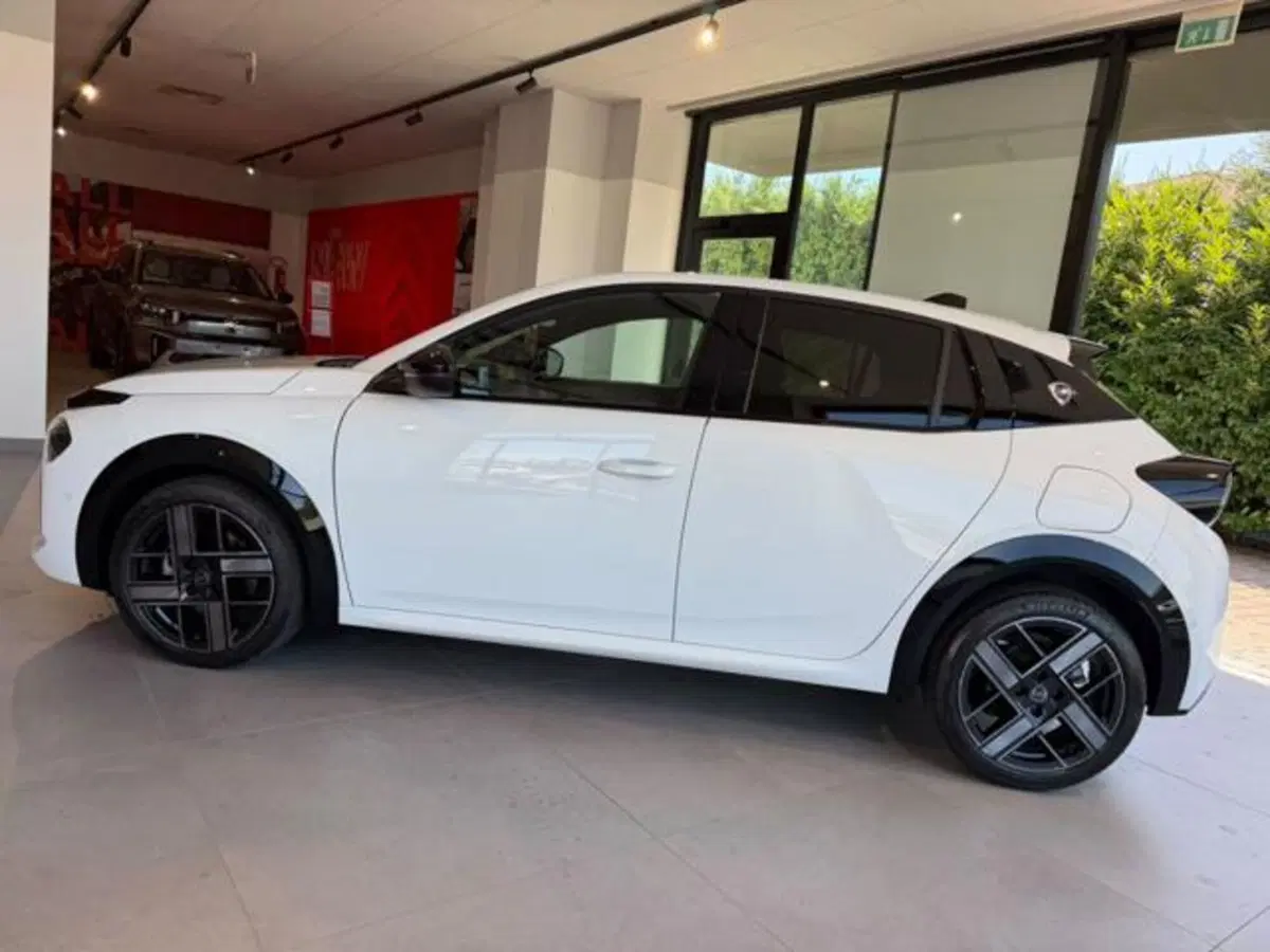 Lancia Ypsilon usata a Salerno (7)