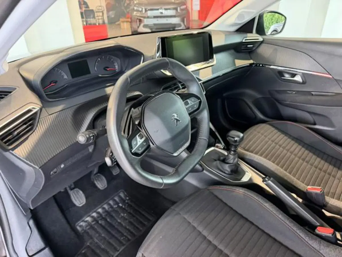 Peugeot 208 usata a Salerno (10)