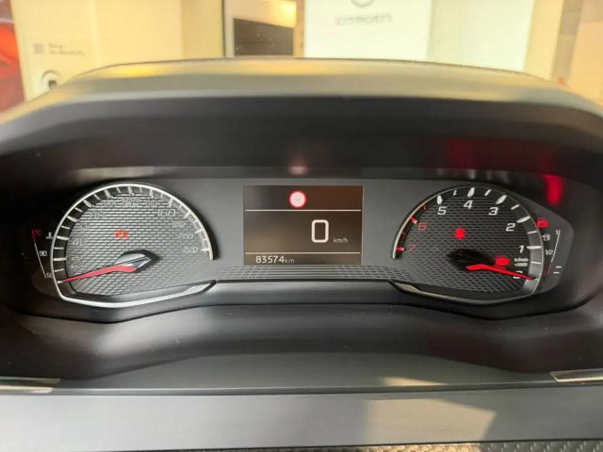 Peugeot 208 usata a Salerno (15)