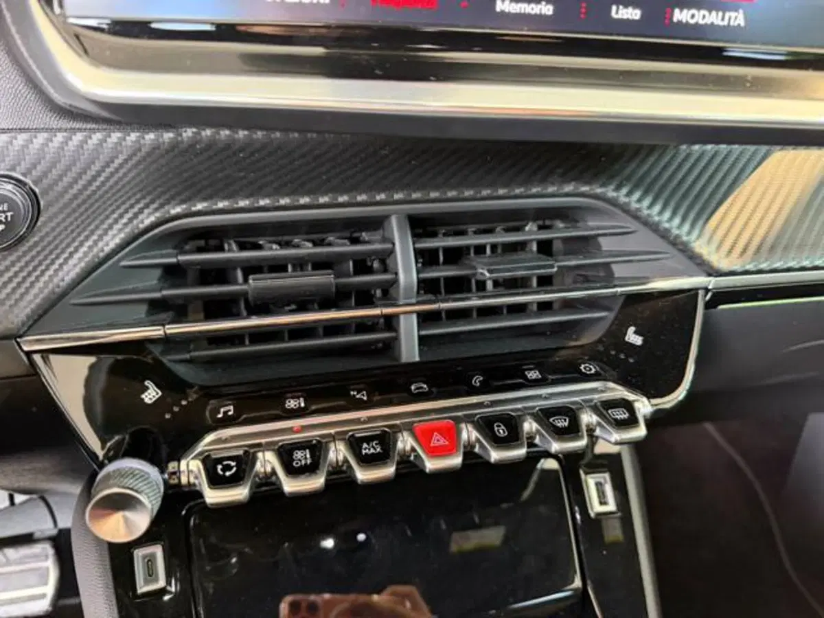 Peugeot 2008 usata a Salerno (17)