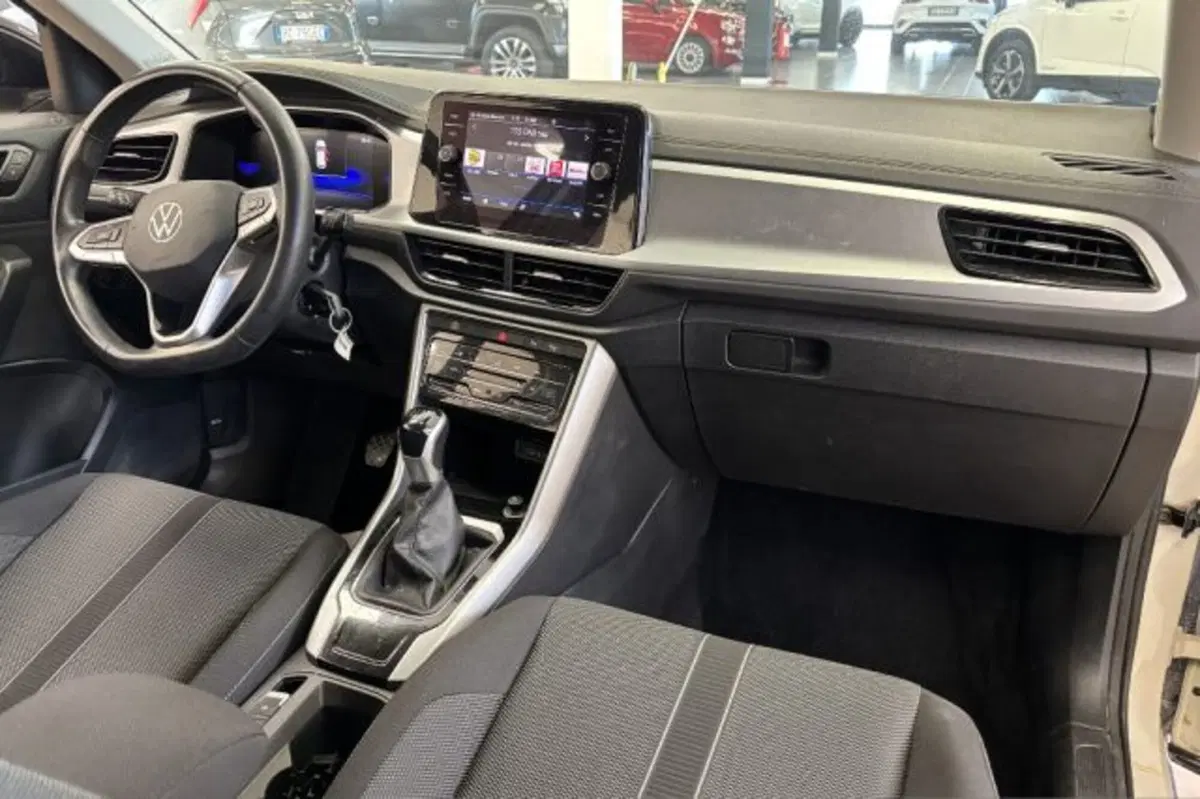 Volkswagen T-Roc usata a Latina (9)