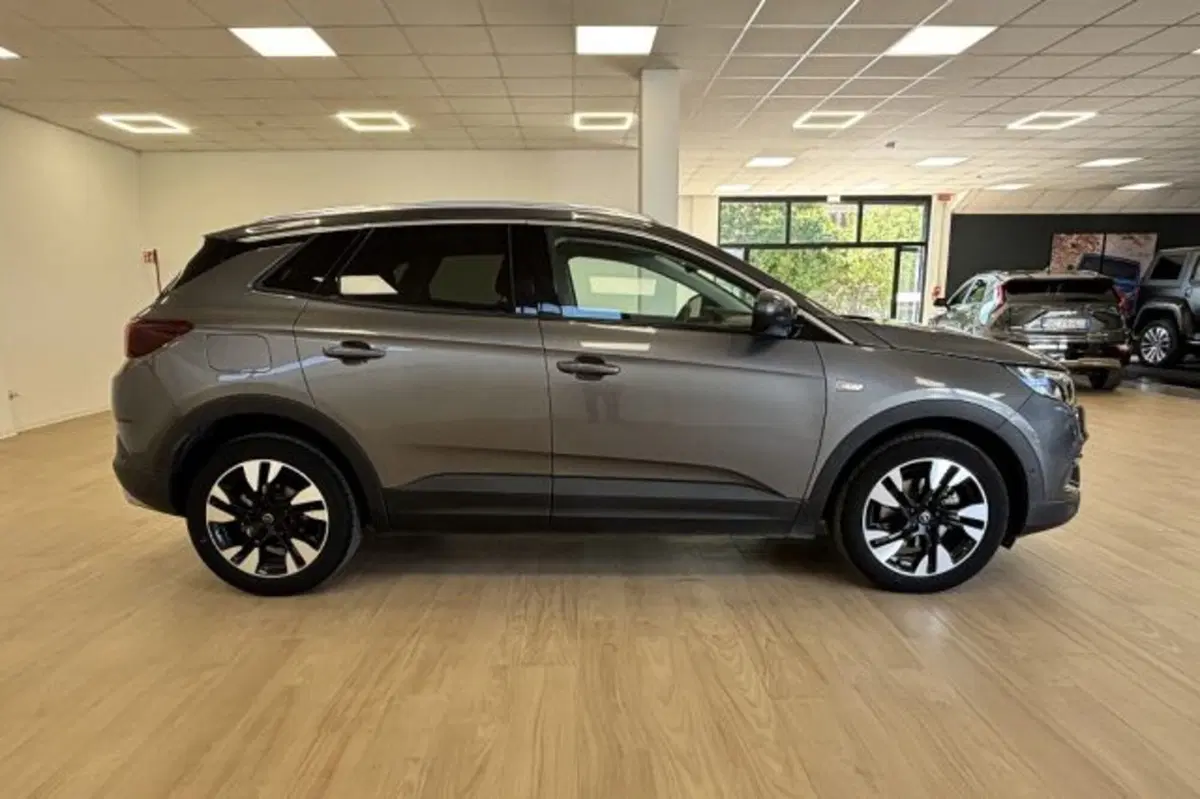Opel Grandland X usata a Latina (4)