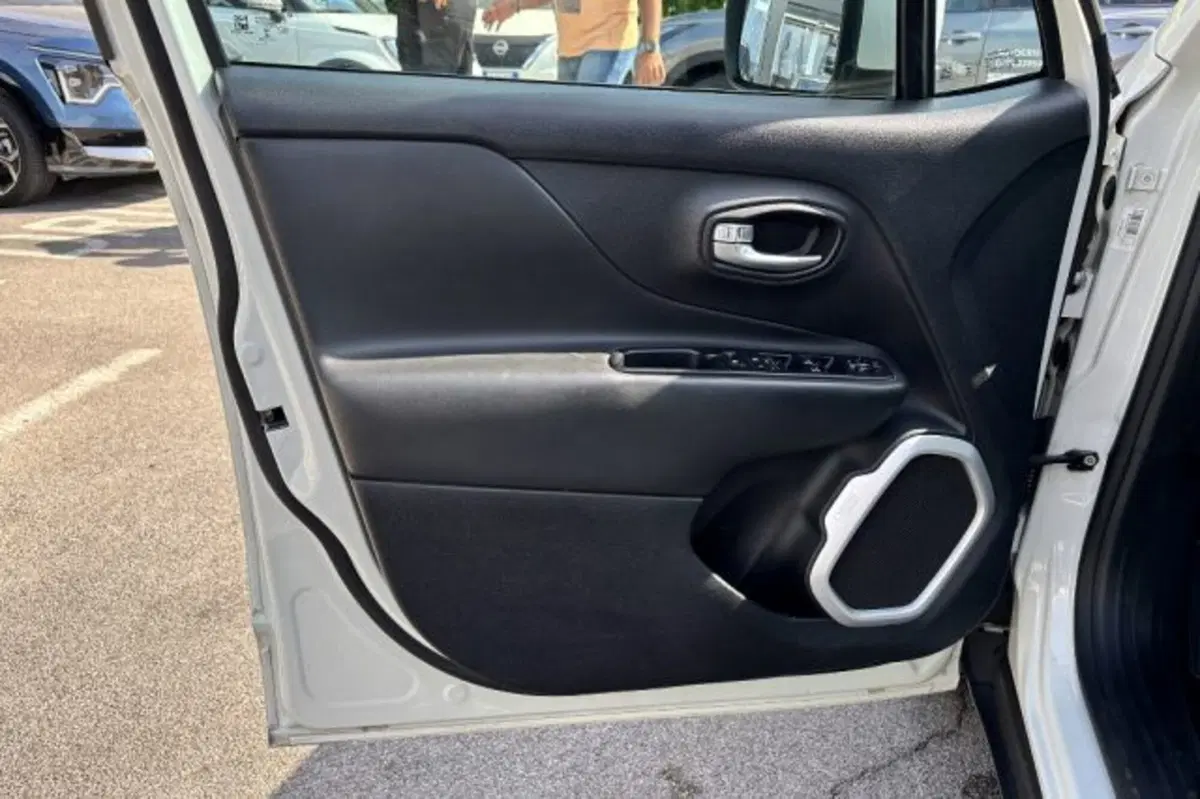 Jeep Renegade usata a Latina (12)