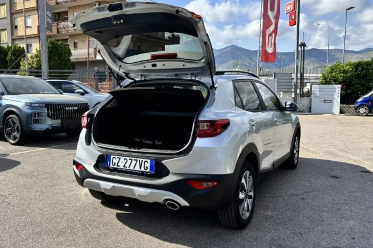 Kia Stonic usata a Latina (7)