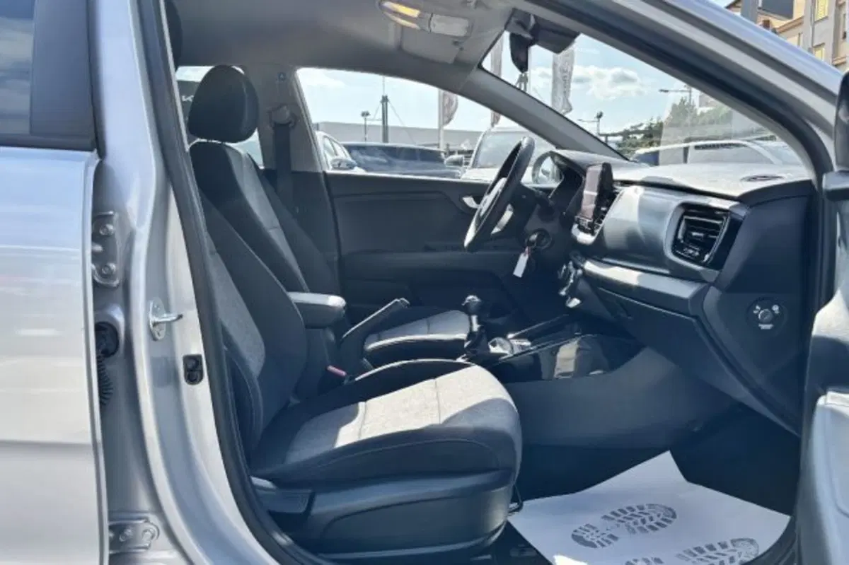 Kia Stonic usata a Latina (8)